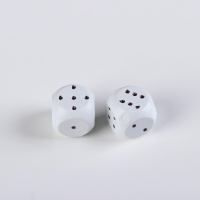 Кубик игровой белый 1.5*1.5 см 2шт 5480431