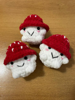 Мягкая игрушка Мухомор большой (вязаная)