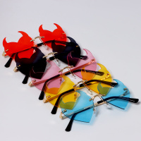 Очки карнавальные Сердце дьявола цвет микс 10083504