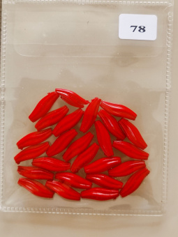 Бусины пластик красные №78